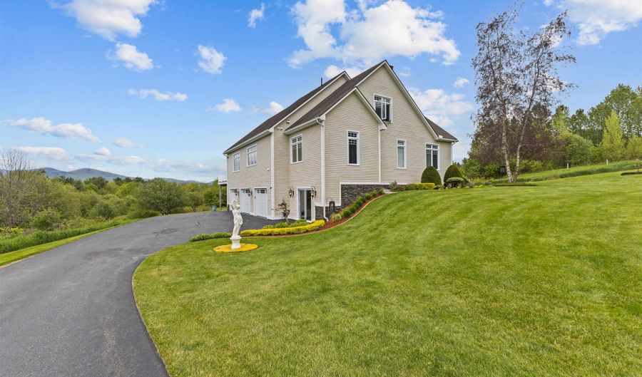 11 Millstone Blvd, Barre, VT 05641 - 3 Beds, 4 Bath