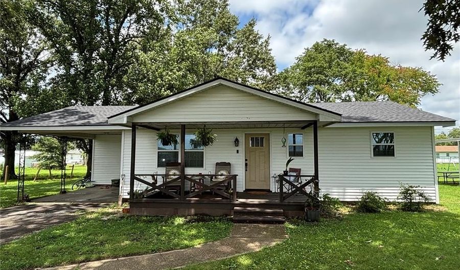 709 W Sand Rd, Advance, MO 63730 - 2 Beds, 2 Bath