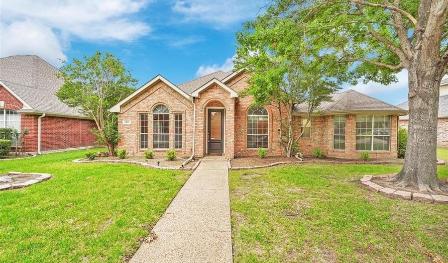 1211 Greenway Dr, Allen, TX 75013 - 4 Beds, 2 Bath
