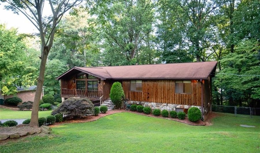 3570 Castlehill Ct, Tucker, GA 30084 - 4 Beds, 3 Bath