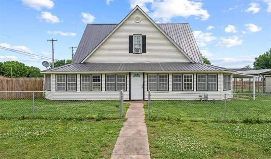 321 S 4th St, Barnsdall, OK 74002 - 5 Beds, 2 Bath