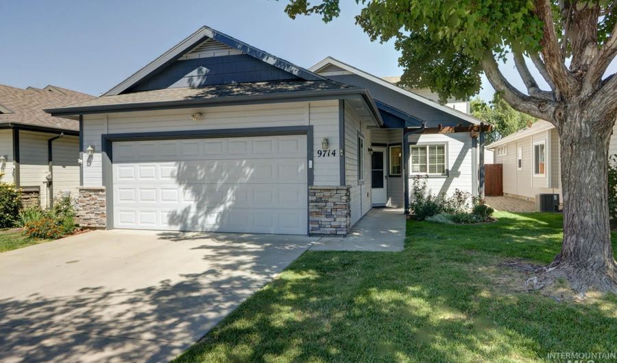 9714 W Canterbury Dr, Boise, ID 83704 - 2 Beds, 2 Bath