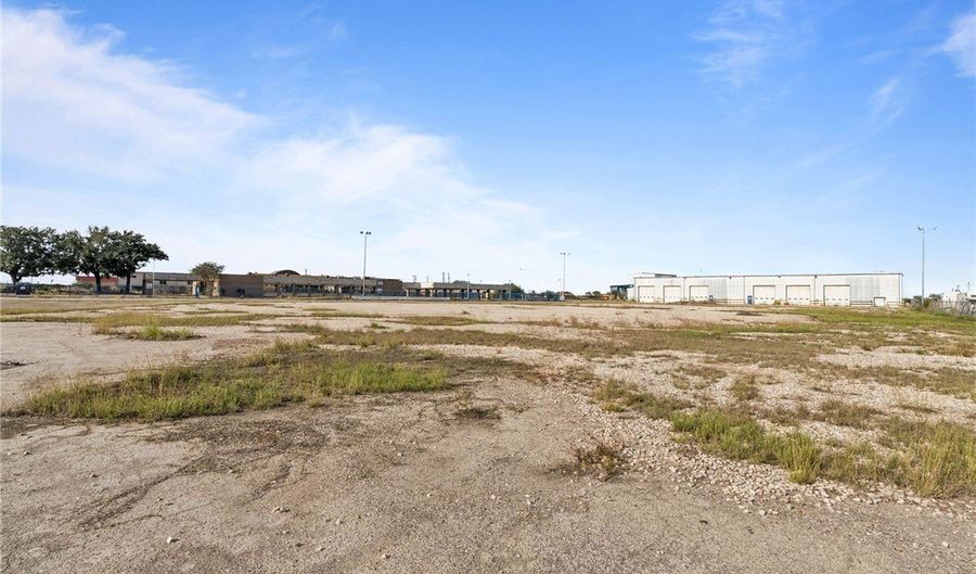 1126 Airport Rd, Alice, TX 78332 - 0 Beds, 0 Bath