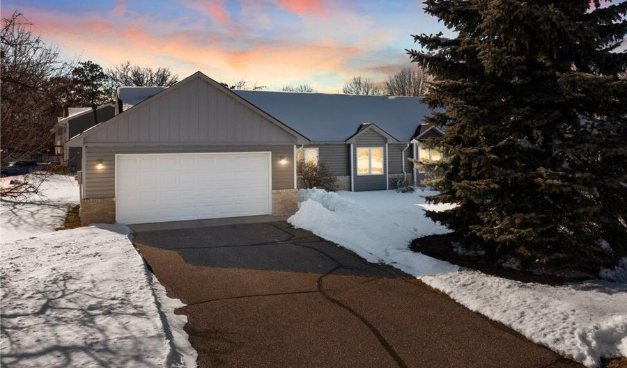 100 Rosewood Ave NW, Isanti, MN 55040 - 2 Beds, 2 Bath