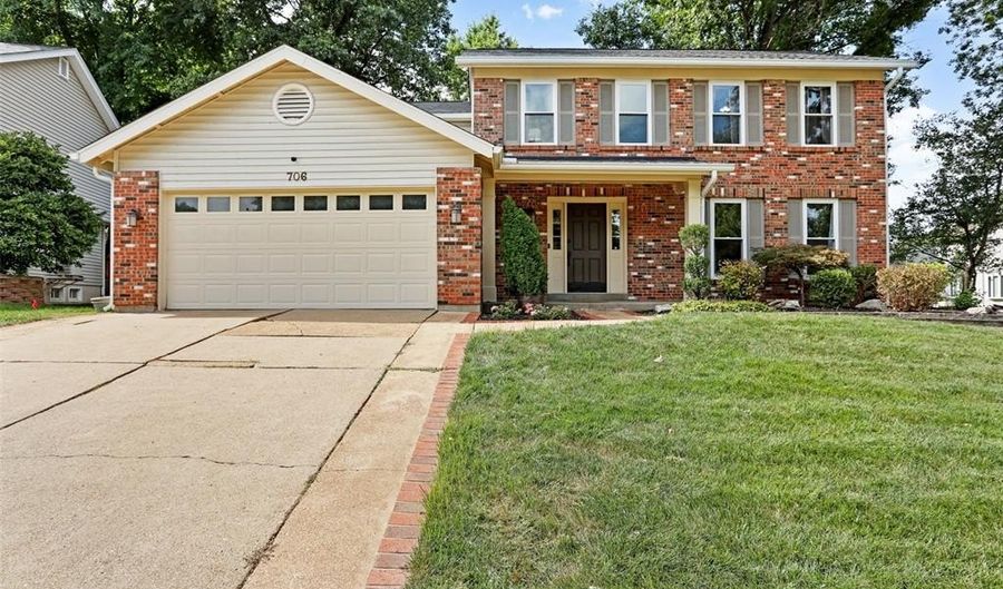706 Eaglebrooke Dr, Ballwin, MO 63021 - 4 Beds, 3 Bath