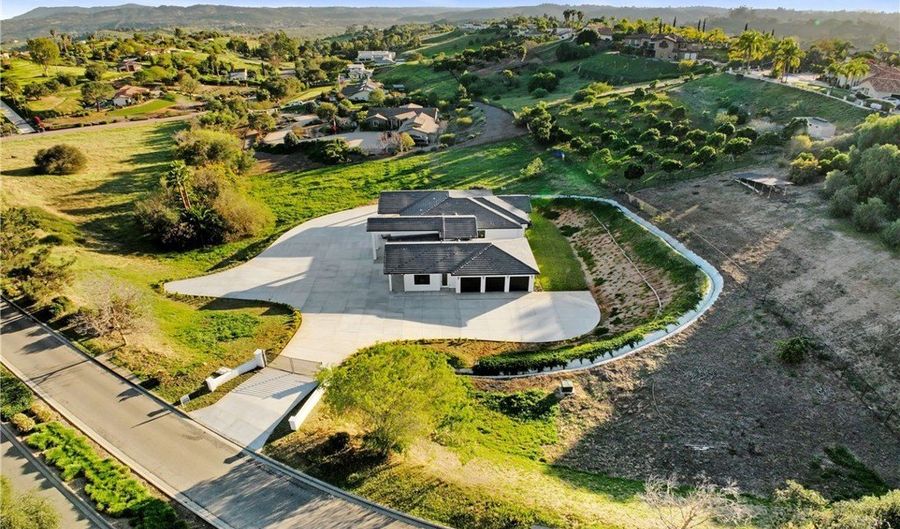 2027 Via Monserate, Fallbrook, CA 92028 - 4 Beds, 4 Bath