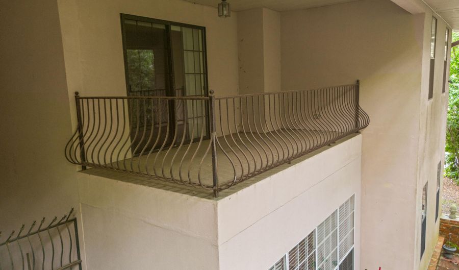 526 N 2nd St, Bay St. Louis, MS 39520 - 2 Beds, 2 Bath