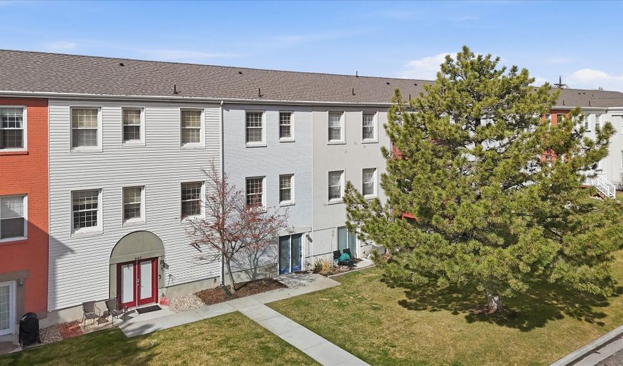 885 S ARAPAHO Ct, Brigham City, UT 84302 - 2 Beds, 2 Bath