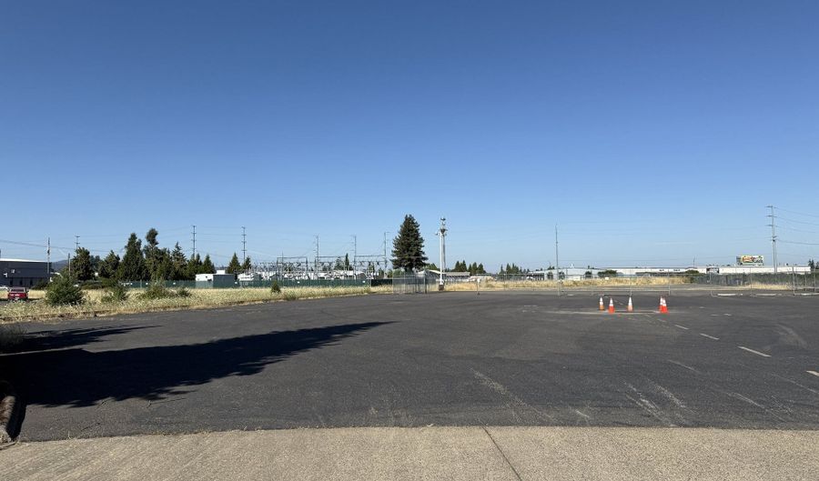1943 30TH St, Springfield, OR 97478 - 0 Beds, 0 Bath