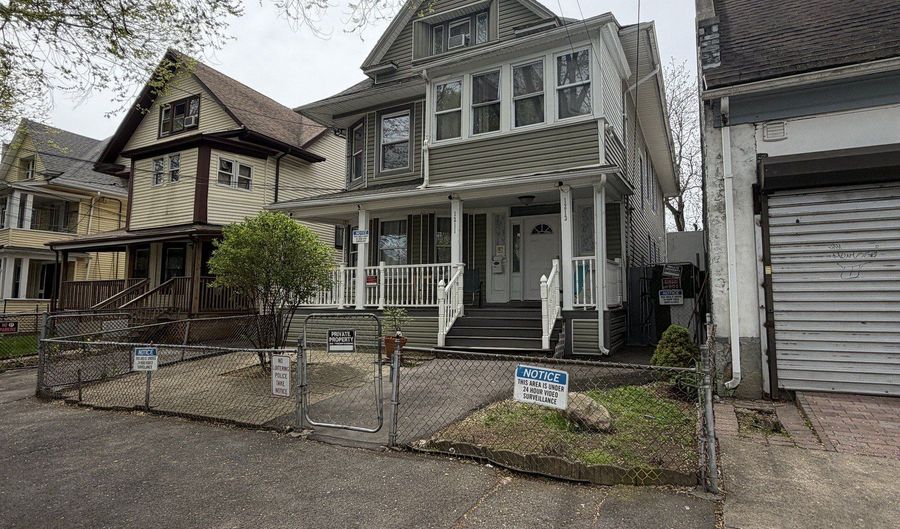 1211 Park Ave, Bridgeport, CT 06604 - 8 Beds, 3 Bath