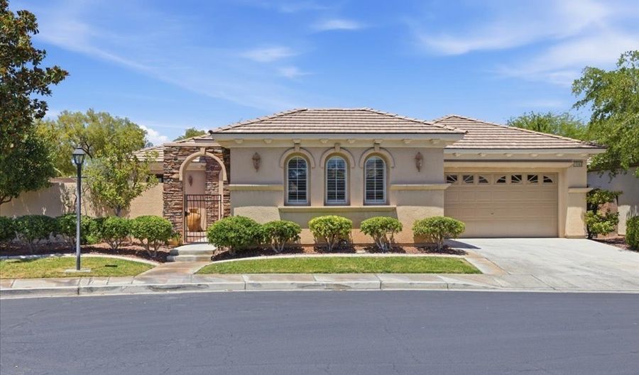 10860 Sterling Forest Ave, Las Vegas, NV 89135 - 3 Beds, 3 Bath