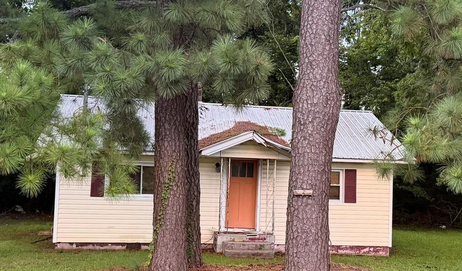 22469 Nc Hwy 33, Aurora, NC 27806 - 2 Beds, 1 Bath