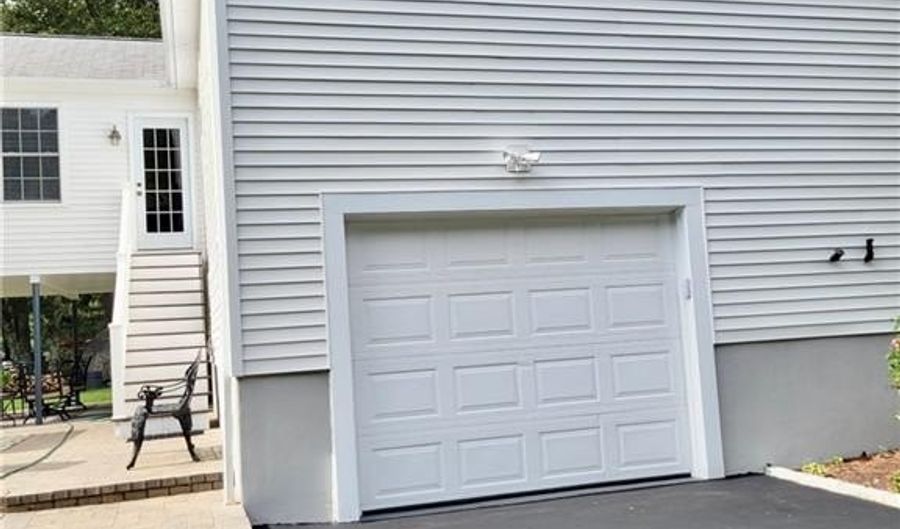22 Camelot Cir, Johnston, RI 02919 - 3 Beds, 2 Bath