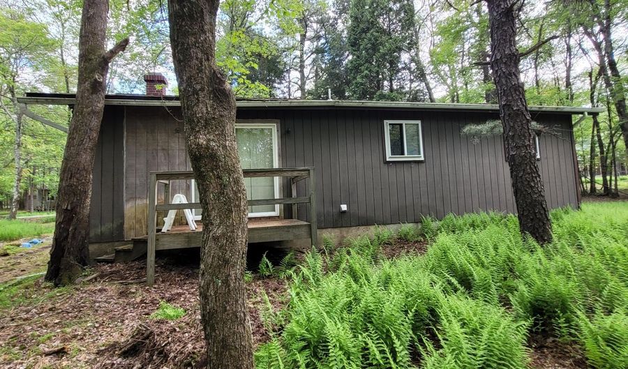 119 Hunt Trl, Albrightsville, PA 18210 - 3 Beds, 1 Bath