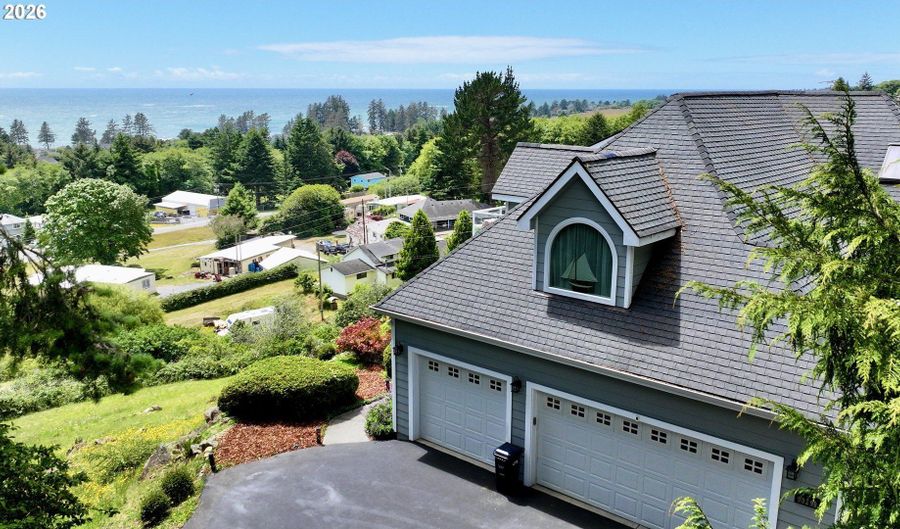 99290 OVERLOOK Rd, Brookings, OR 97415 - 3 Beds, 3 Bath