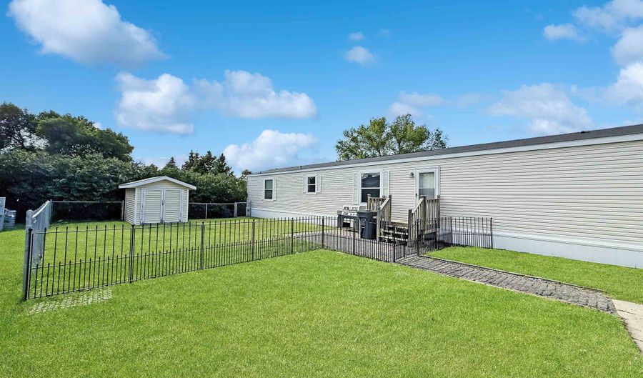 4202 Patriot Dr, Bismarck, ND 58503 - 3 Beds, 2 Bath