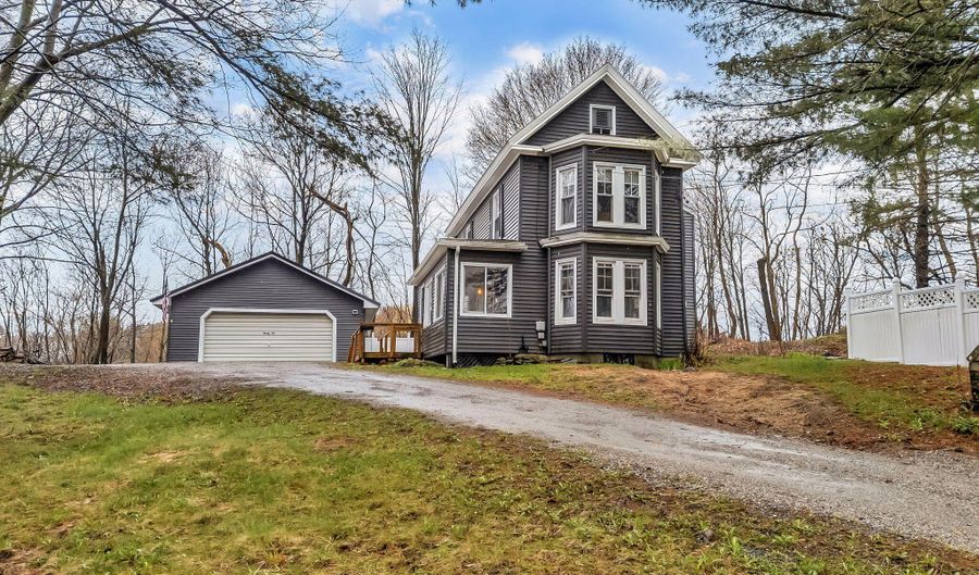 22 Parker St, Bangor, ME 04401 - 3 Beds, 1 Bath