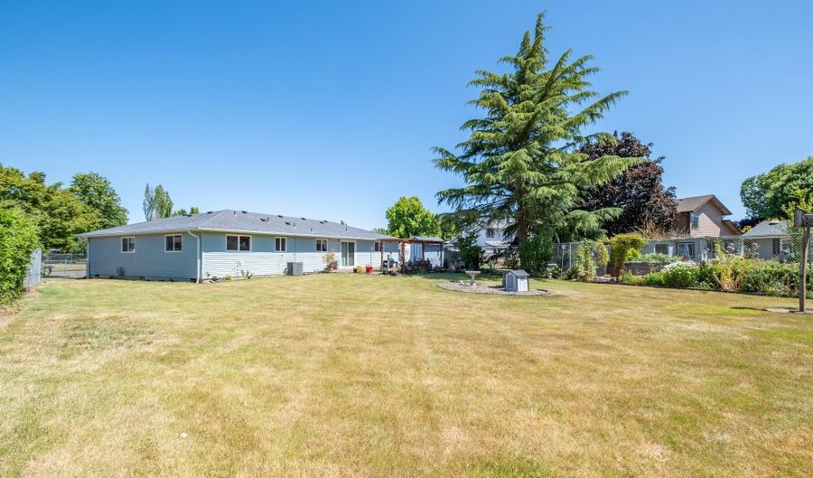 740 36th Pl SE, Albany, OR 97322 - 3 Beds, 2 Bath