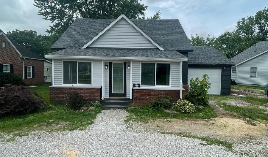 310 S Jefferson St, Bicknell, IN 47512 - 3 Beds, 1 Bath