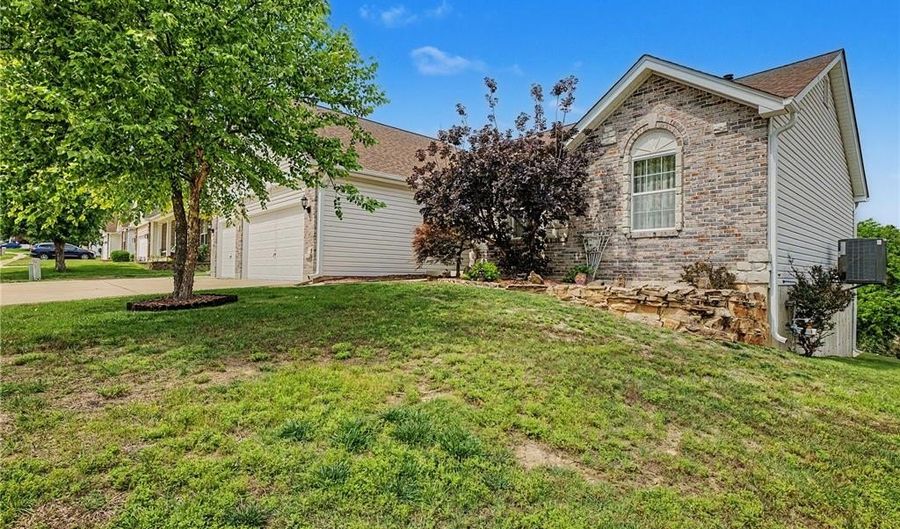 1439 Fox Ridge Ct, Arnold, MO 63010 - 3 Beds, 3 Bath