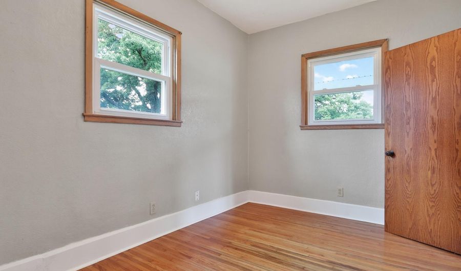 545 7th St, Adams, NE 68301 - 3 Beds, 1 Bath