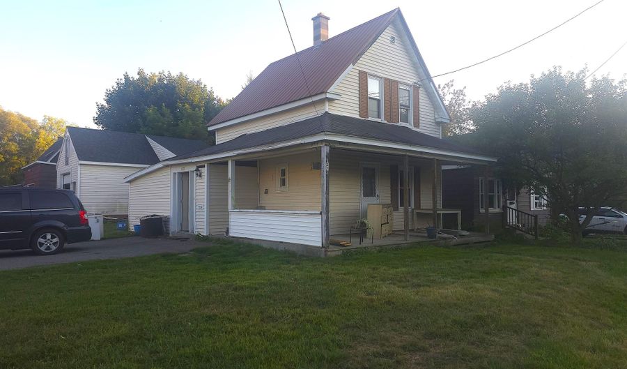 1378 Napert St, Berlin, NH 03570 - 2 Beds, 2 Bath