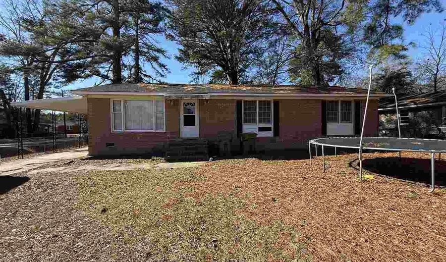 601 Grace St, Bennettsville, SC 29512 - 3 Beds, 1 Bath