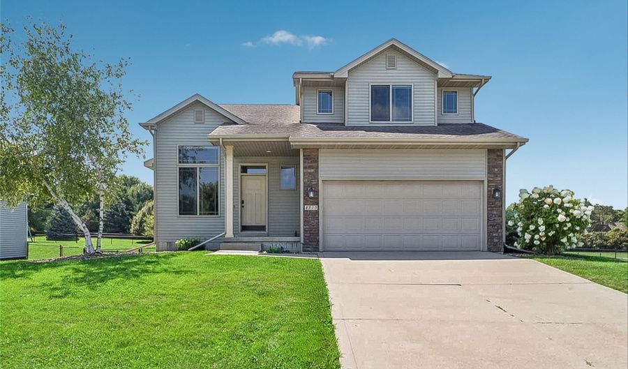 4715 NW 2nd St, Ankeny, IA 50023 - 3 Beds, 3 Bath