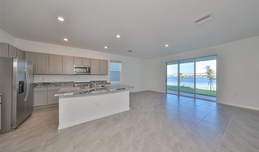 379 MANGROVE SHADE Cir, Apollo Beach, FL 33572 - 3 Beds, 3 Bath