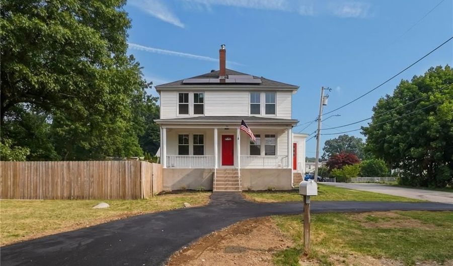 60 Highland Ave, Cumberland, RI 02864 - 4 Beds, 2 Bath