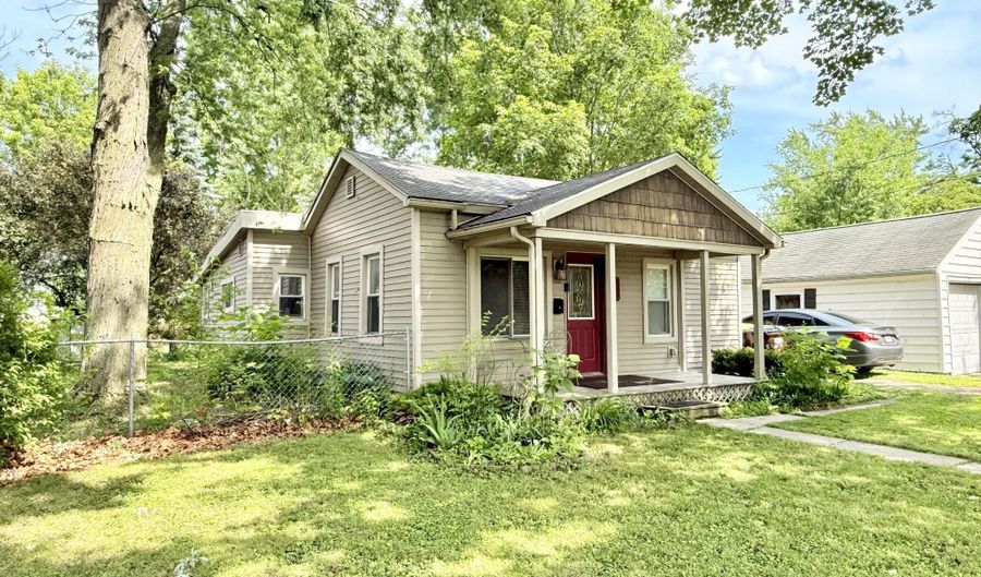 209 Sarah St, Adrian, MI 49221 - 2 Beds, 1 Bath