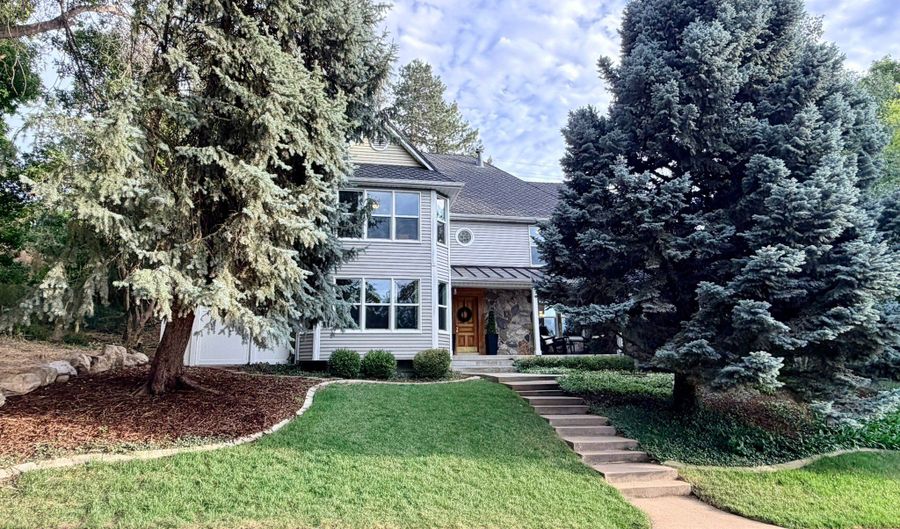 910 WOODLAND HILLS Cir, Bountiful, UT 84010 - 5 Beds, 3 Bath