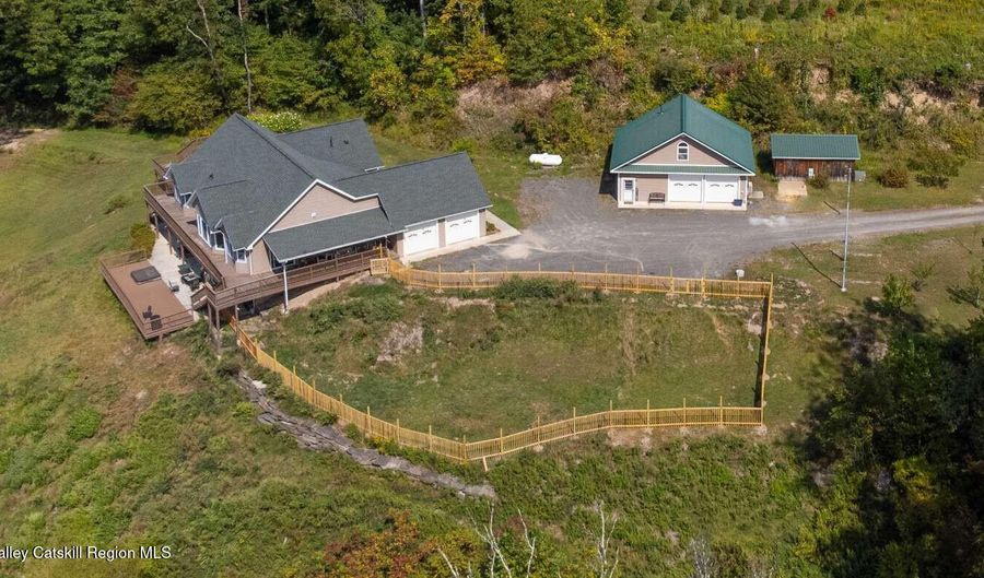 30 Aevo Rd, Accord, NY 12404 - 5 Beds, 6 Bath