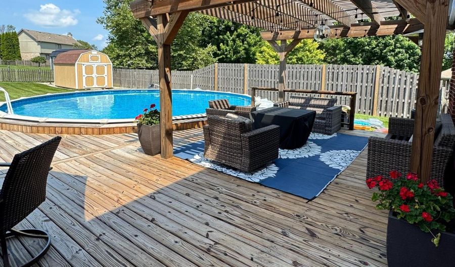 317 Edgewood Pl E, Anderson, IN 46011 - 3 Beds, 3 Bath