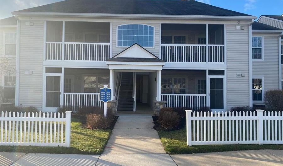 2822 S Knightsbridge Cir, Ann Arbor, MI 48105 - 3 Beds, 2 Bath