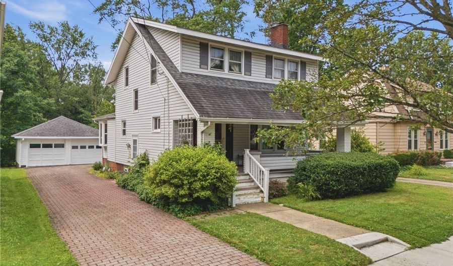165 Shadyside Ct, Alliance, OH 44601 - 4 Beds, 2 Bath