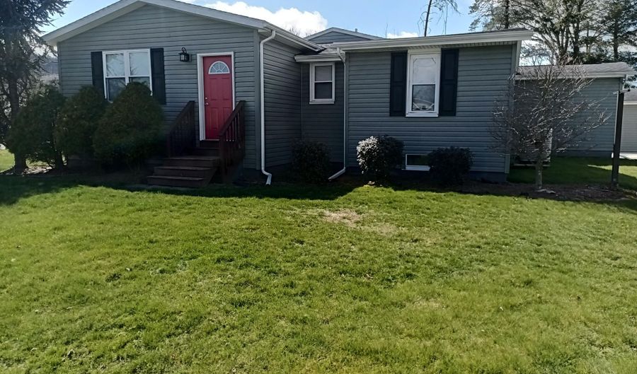 3863 SMITH St, Bloomsburg, PA 17815 - 3 Beds, 2 Bath