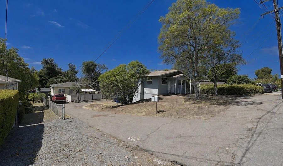 7361 7367 LA MESITA Pl, La Mesa, CA 91942 - 8 Beds, 4 Bath
