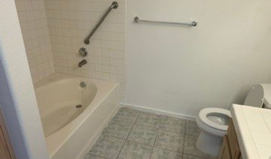 7950 W FLAMINGO Rd 1127, Las Vegas, NV 89147 - 2 Beds, 1 Bath