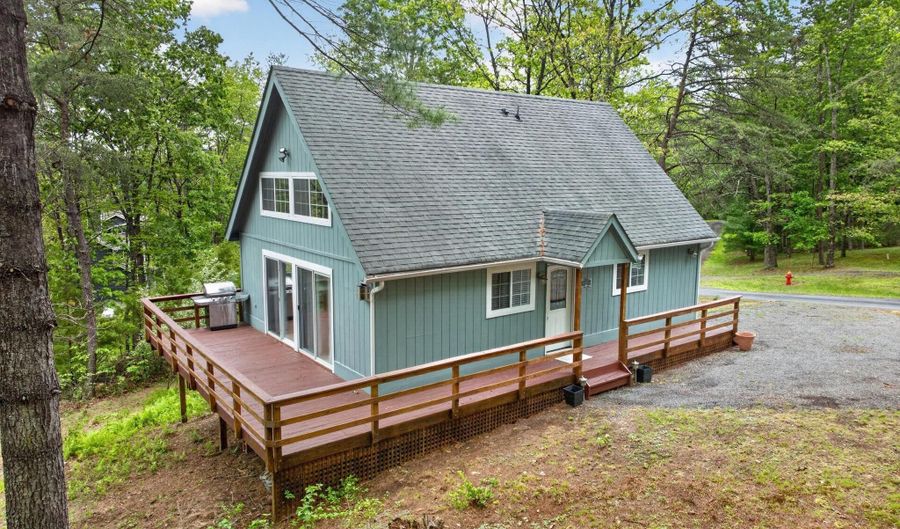393 PALMER, Basye, VA 22810 - 3 Beds, 2 Bath