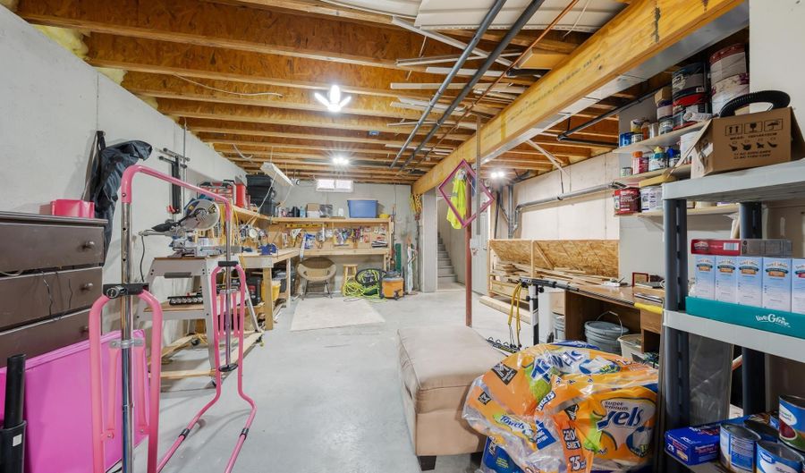 W6050 PAIGE Way, Appleton, WI 54915 - 4 Beds, 4 Bath