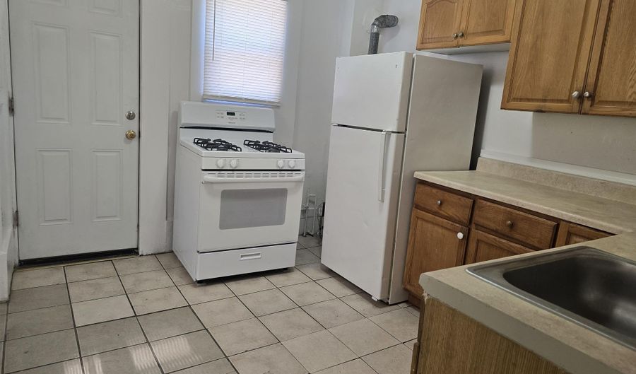 349 N Ocean Ave, Atlantic City, NJ 08401 - 3 Beds, 1 Bath