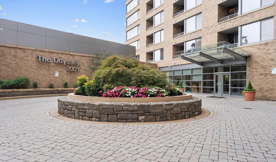 2001 15TH St N 306, Arlington, VA 22201 - 2 Beds, 2 Bath