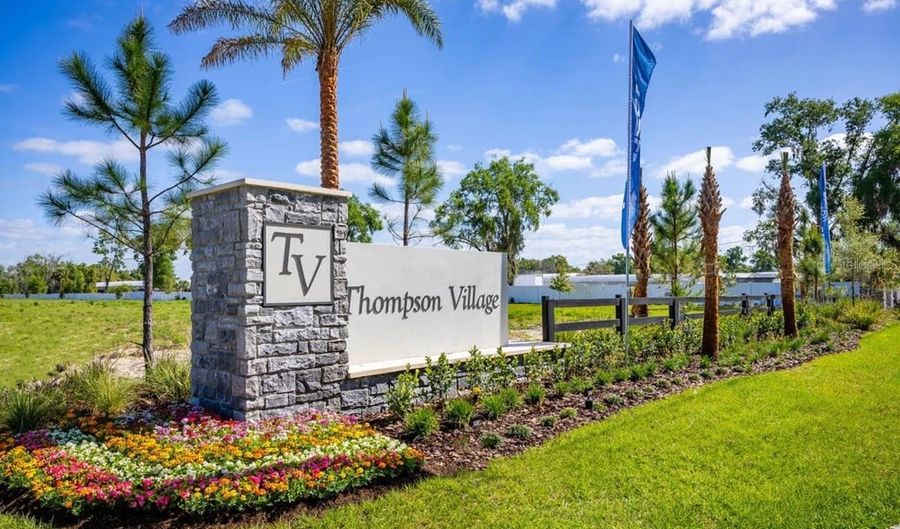 274 THOMPSON VILLAGE Ave, Apopka, FL 32703 - 4 Beds, 3 Bath