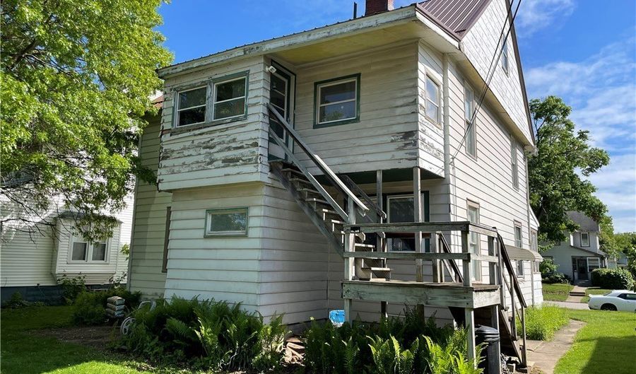 1605 E 46th St, Ashtabula, OH 44004 - 3 Beds, 2 Bath