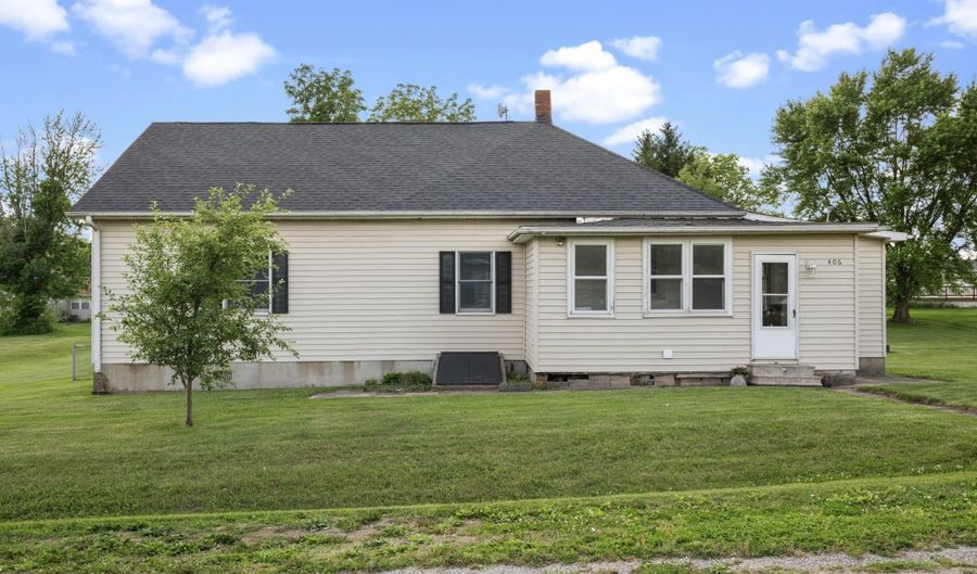 406 234TH St, Aledo, IL 61231 - 3 Beds, 1 Bath