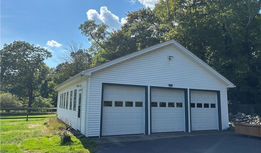 750 Ten Rod Rd, North Kingstown, RI 02852 - 4 Beds, 1 Bath