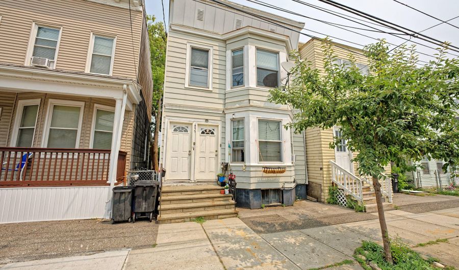 455 Bradford St, Albany, NY 12206 - 4 Beds, 2 Bath