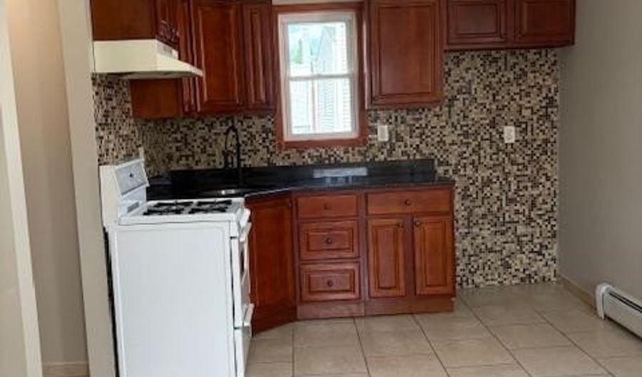 113 EVERGREEN St 2, Bayonne, NJ 07002 - 2 Beds, 1 Bath