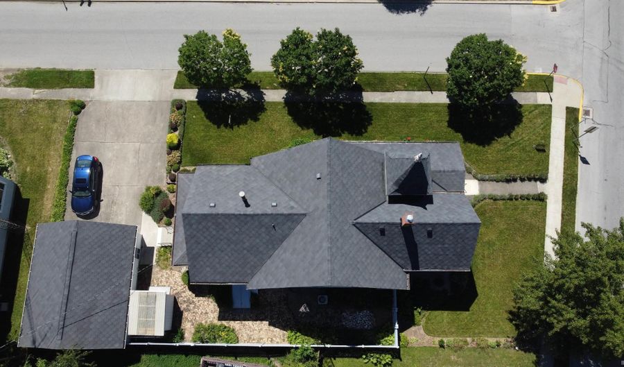 301 E Rochester St, Akron, IN 46910 - 3 Beds, 2 Bath